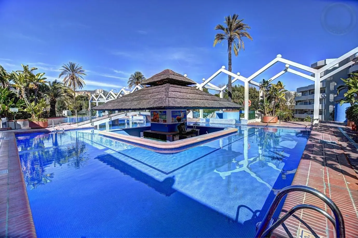 Sea Front Apartment With Large Terrace In Benalbeach Benalmadena