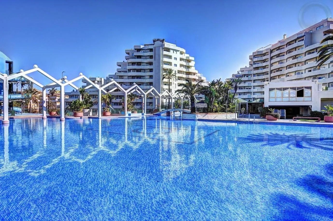 Sea Front Apartment With Large Terrace In Benalbeach Benalmadena